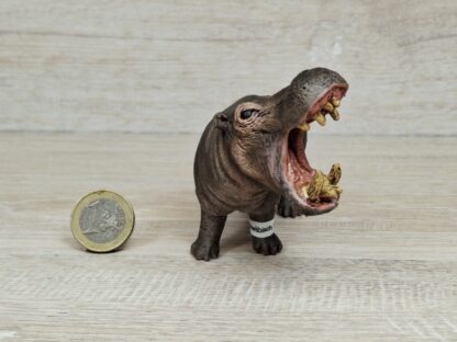 Schleich – 18183 Flusspferd [Treuefigur] (Fähnchen-Sammler) – Bild 2